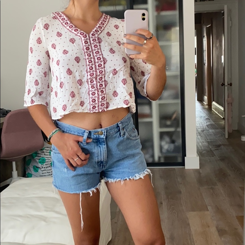 Cropped flowy shirt